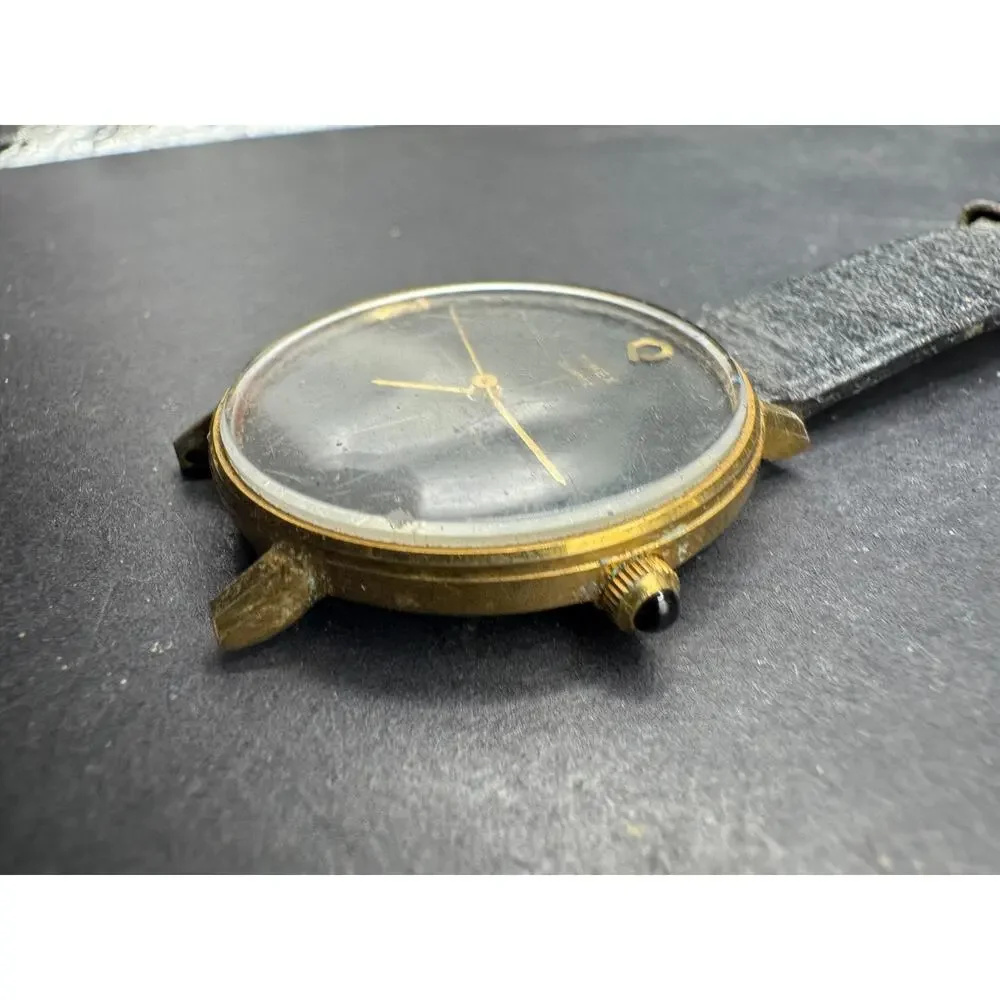 Vtg Timex Quartz 33mm 1980S Cal 126 Watch Gold Tone Black Dial Water Resistant